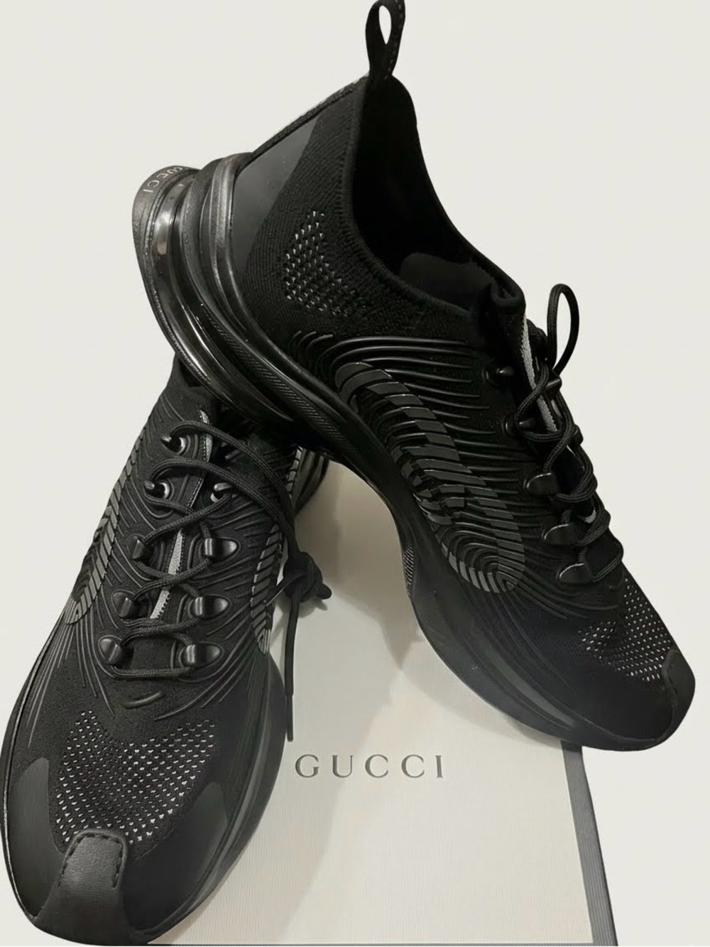 $915 NWT Mens Gucci Run Black Knit Sneakers Size 14.5